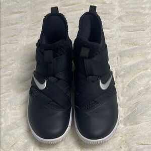 Nike LeBron Soldier Black and Silver Athletic Shoes Modern Slip-On
